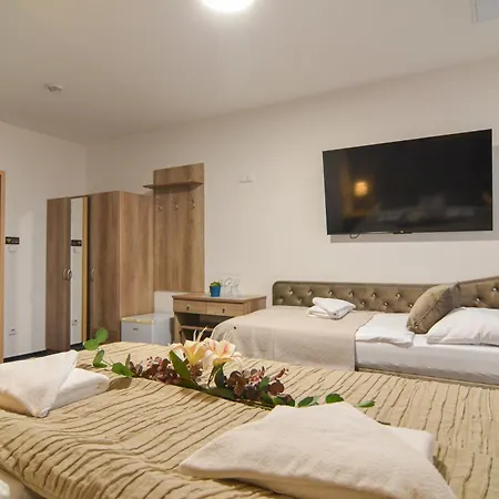 게스트하우스 Zajecak 4*